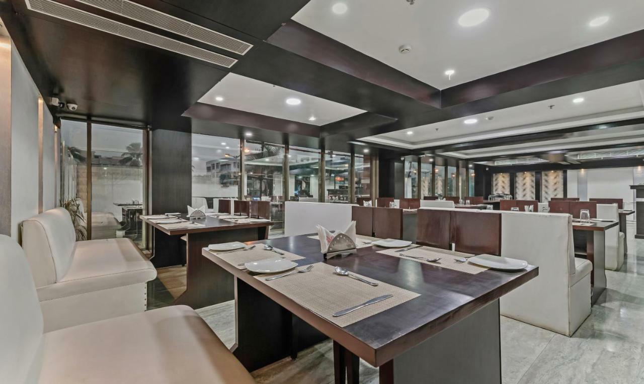 Oyo 3811 Geetanjali Regency Hotel Колката Екстериор снимка