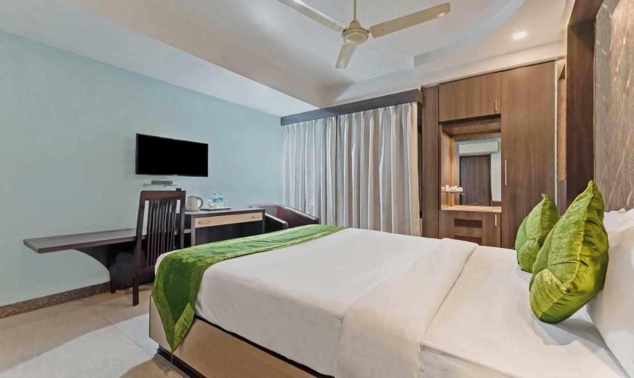 Oyo 3811 Geetanjali Regency Hotel Колката Екстериор снимка