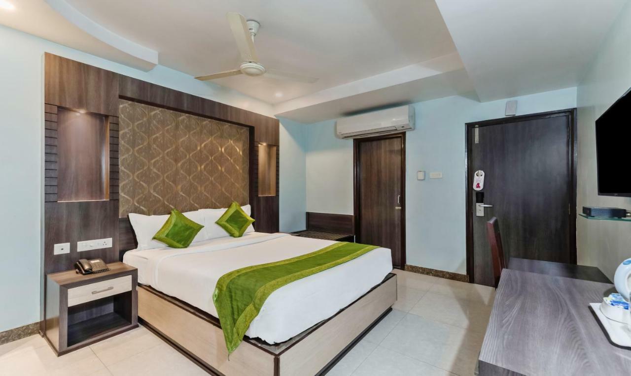 Oyo 3811 Geetanjali Regency Hotel Колката Екстериор снимка