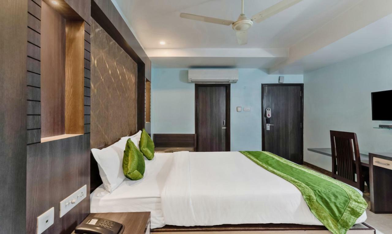Oyo 3811 Geetanjali Regency Hotel Колката Екстериор снимка