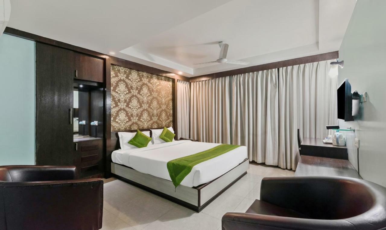 Oyo 3811 Geetanjali Regency Hotel Колката Екстериор снимка