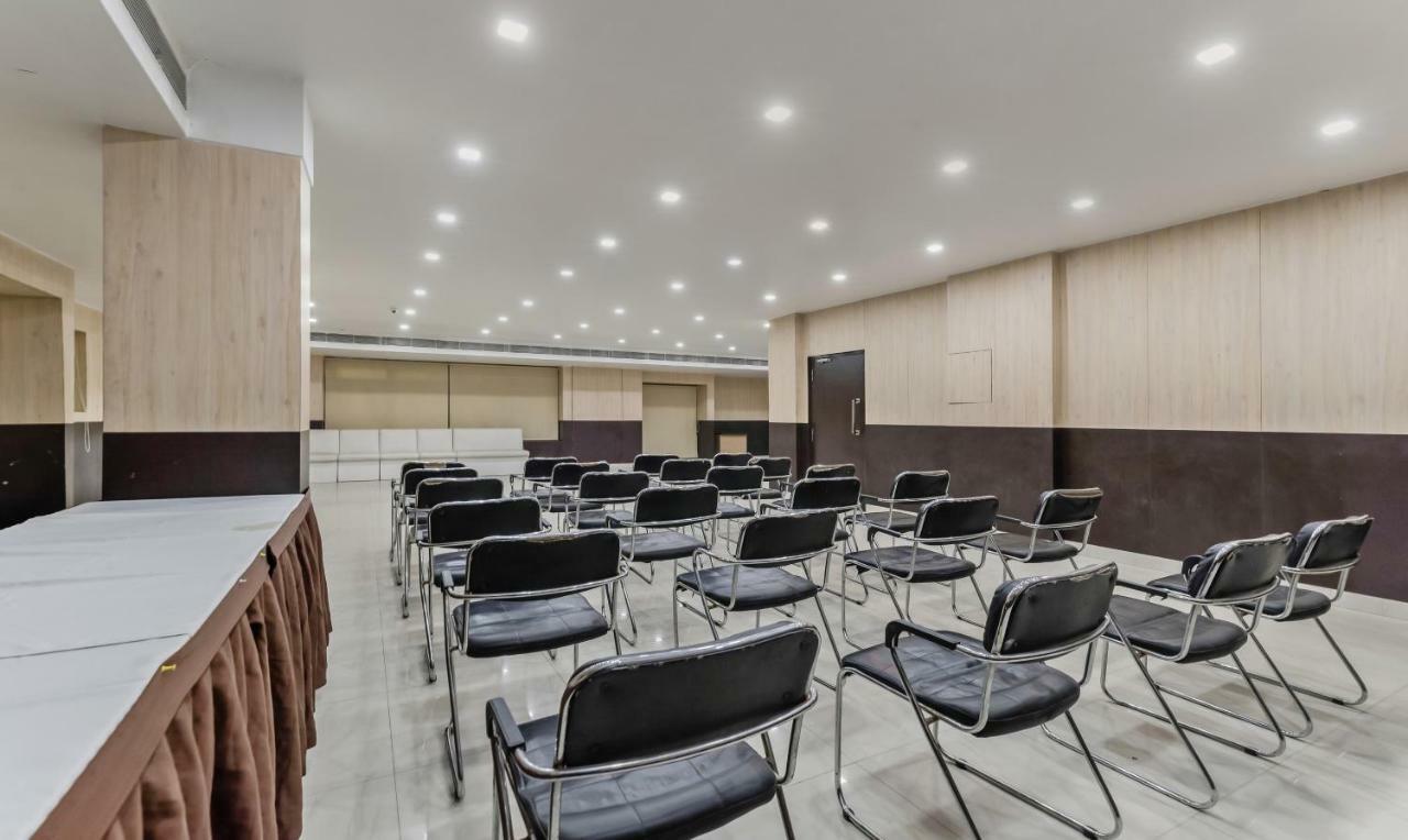 Oyo 3811 Geetanjali Regency Hotel Колката Екстериор снимка