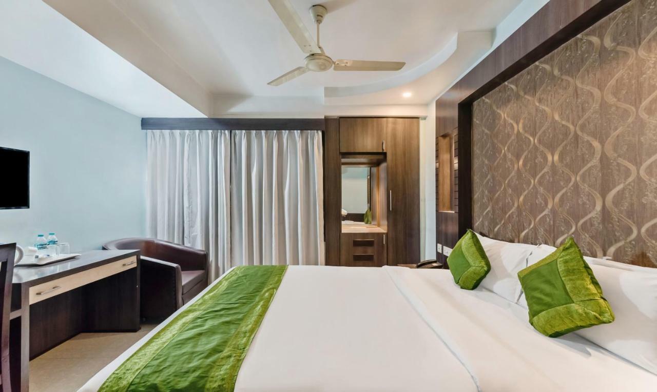Oyo 3811 Geetanjali Regency Hotel Колката Екстериор снимка