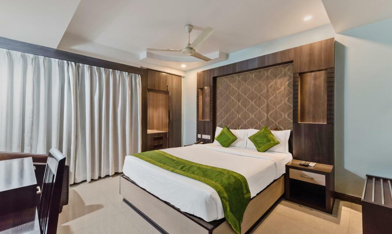 Oyo 3811 Geetanjali Regency Hotel Колката Екстериор снимка