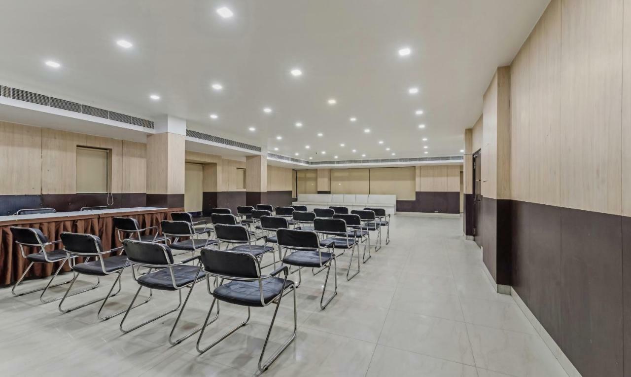 Oyo 3811 Geetanjali Regency Hotel Колката Екстериор снимка