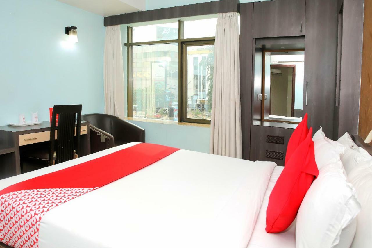Oyo 3811 Geetanjali Regency Hotel Колката Екстериор снимка