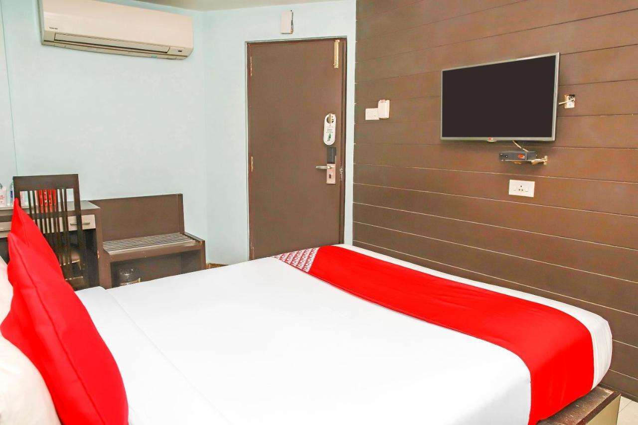 Oyo 3811 Geetanjali Regency Hotel Колката Екстериор снимка